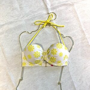 NWOT - Victoria's Secret Yellow and White Bikini Top